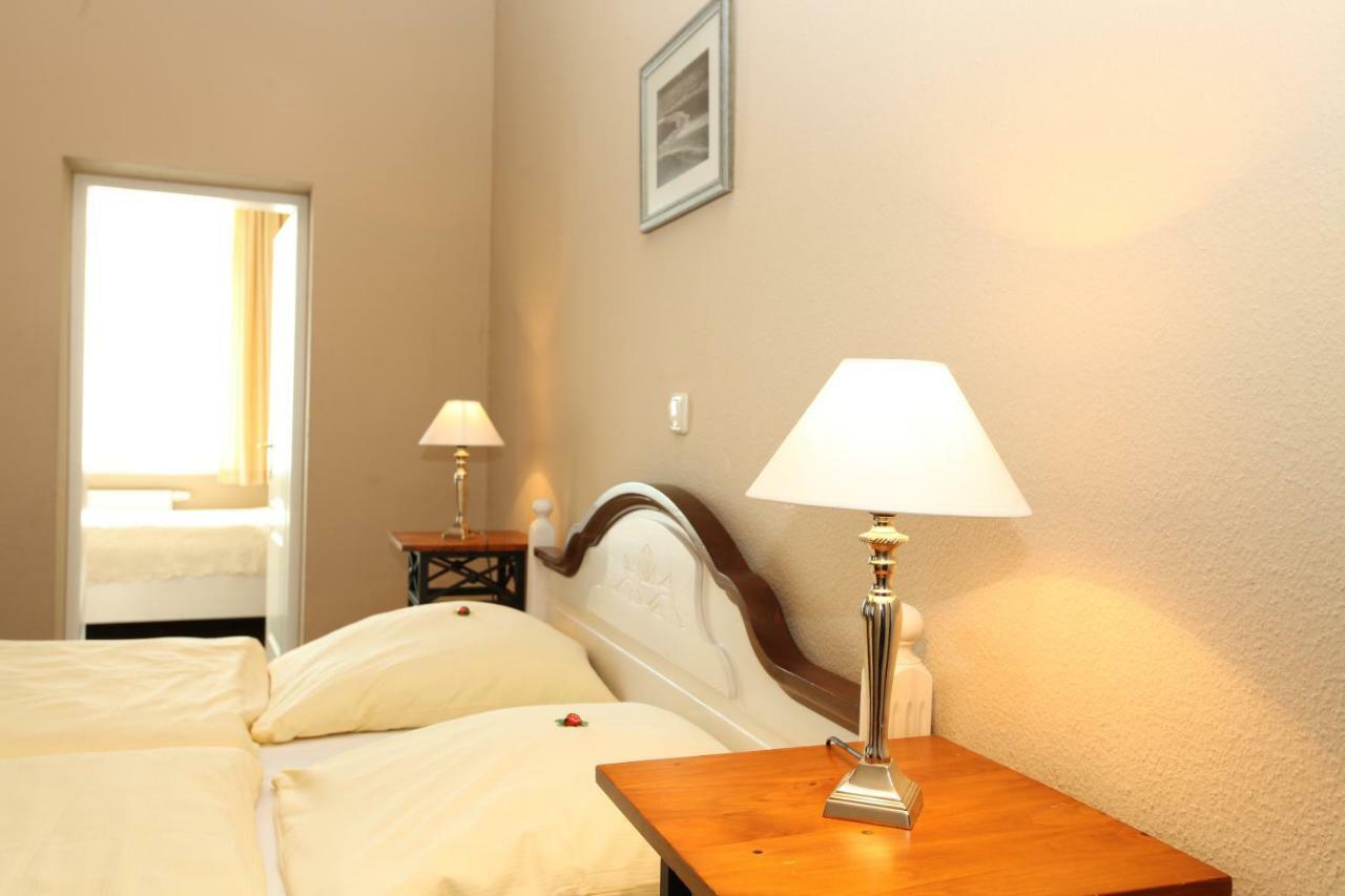 Luminos Apartment